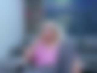 Fit Cougar's Live Sex Cam Show