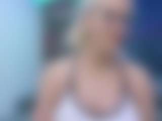 Fit Cougar's Live Sex Cam Show