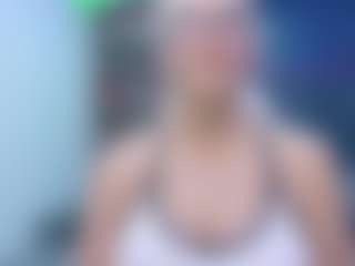 Fit Cougar's Live Sex Cam Show
