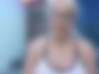 Live cam show with Fit Cougar - Spank Mature on Camsoda