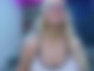 Fit Cougar MILF webcam performer live streaming
