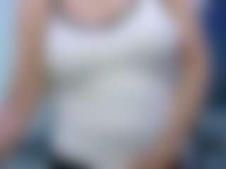 Fit Cougar's Live Sex Cam Show