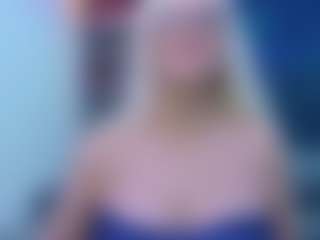 Fit Cougar's Live Sex Cam Show