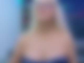 Fit Cougar's Live Sex Cam Show