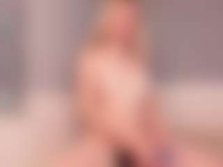 Live cam show with MilaSweeet - Oil on SpankPalCams