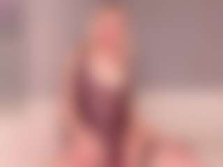 Live cam show with MilaSweeet - Camel Toe on Stripli.com