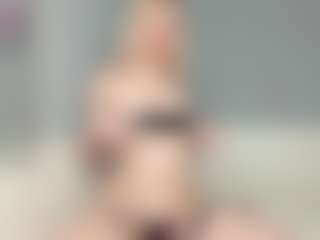 Live cam show with MilaSweeet - Bikini on StripNow