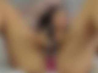 Live cam show with Cata Lopez - Interactive on livesuperchat.net