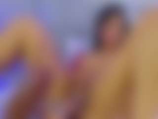 Live cam show with Cata Lopez - Flirt Ebony on TottyGirls