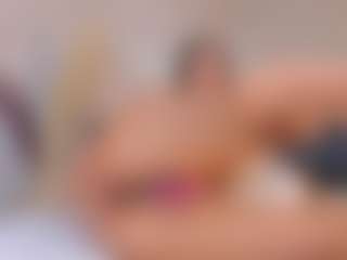 Live cam show with Cata Lopez - Strip on Camsoda