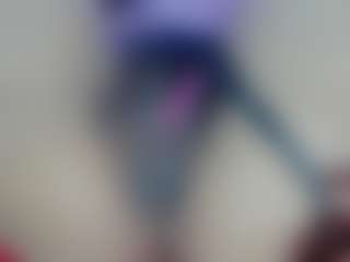 Live cam show with AliceCandace - Petite on live18s.com