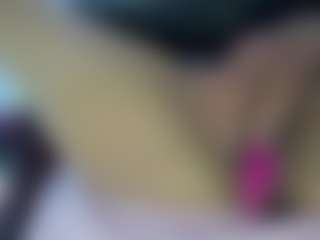 Live cam show with AliceCandace - Public Black on AdultVida.com