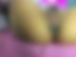 Live cam show with AliceCandace - Ebony MILF on Camsoda