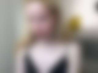 Live cam show with CassieKelman - Green Eyes on Livezox