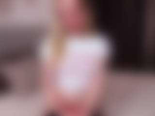 Live cam show with CassieKelman - Small Ass on StripNow