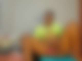Live cam show with Maya-Graham - Lesbian on Dare Cams