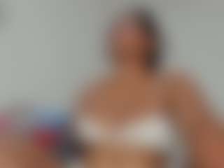 Live cam show with Maya-Graham - Ebony on Hubzter Live | colombia