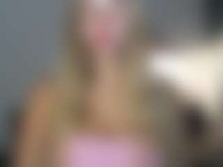 Live cam show with MilkyBunny - Blonde Hair Petite on Dare Cams