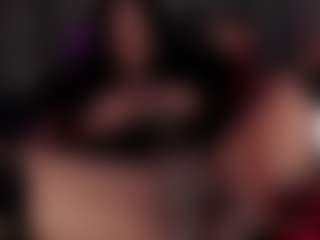 Reina MILF webcam performer live streaming