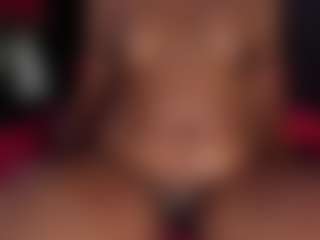 Live cam show with Reina - Ebony on Uber Horny | colombia