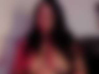 Live cam show with Reina - Bedroom MILF on Nude Live Now