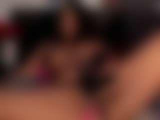 Live cam show with Reina - Bedroom Ebony on PervPlay.com