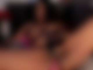 Live cam show with Reina - Camel Toe on live18s.com