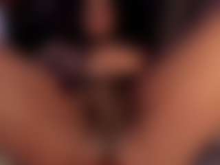 Live cam show with Reina - Ice on Milfs Live