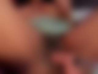 Reina MILF webcam performer live streaming