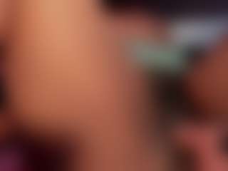 Live cam show with Reina - Ebony Big Tits on CamClone
