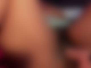 Live cam show with Reina - Ebony Big Tits on livesuperchat.net