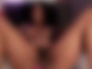 Live cam show with Reina - Ebony Big Tits on Camversity