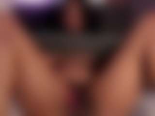 Live cam show with Reina - Big Tits on makecum.org