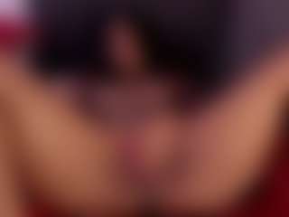 Live cam show with Reina - Ebony MILF on boobsie.com