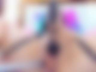 Live cam show with RileySweet - Living Room on justonemore.cc