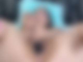 Live cam show with RileySweet - Control on TeamSkeetLive