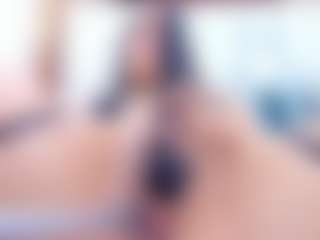 Live cam show with RileySweet - Living Room on liverealitysex.com
