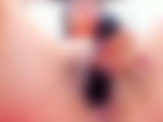 Live cam show with RileySweet - Living Room on StripNow