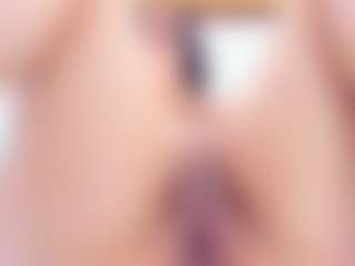 Live cam show with RileySweet - Oil on Fling VIP Chat