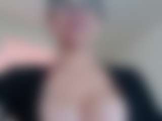 Live cam show with Milfcamila - Spank Mature on StripNow