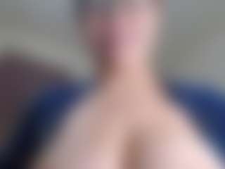 Milfcamila's Live Sex Cam Show
