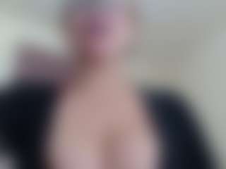 Live cam show with Milfcamila - BBW on fapnchat