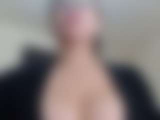 Milfcamila's Live Sex Cam Show