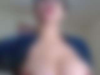 Milfcamila MILF webcam performer live streaming