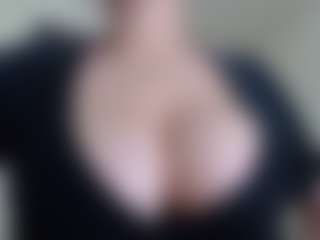 Live cam show with Milfcamila - Brown Eyes Mature on Big Tits