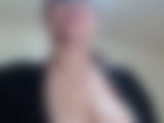 Live cam show with Milfcamila - Lovense MILF on camgirlchat.live