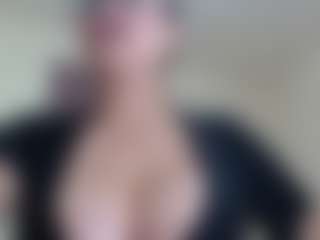 Live cam show with Milfcamila - Big Tits Mature on Camsoda