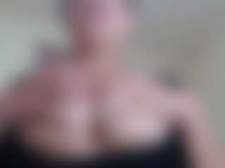 Milfcamila's Live Sex Cam Show