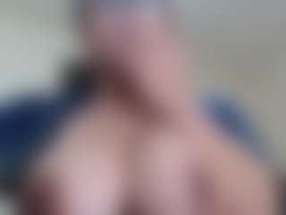 Milfcamila's Live Sex Cam Show