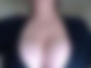 Milfcamila's Live Sex Cam Show